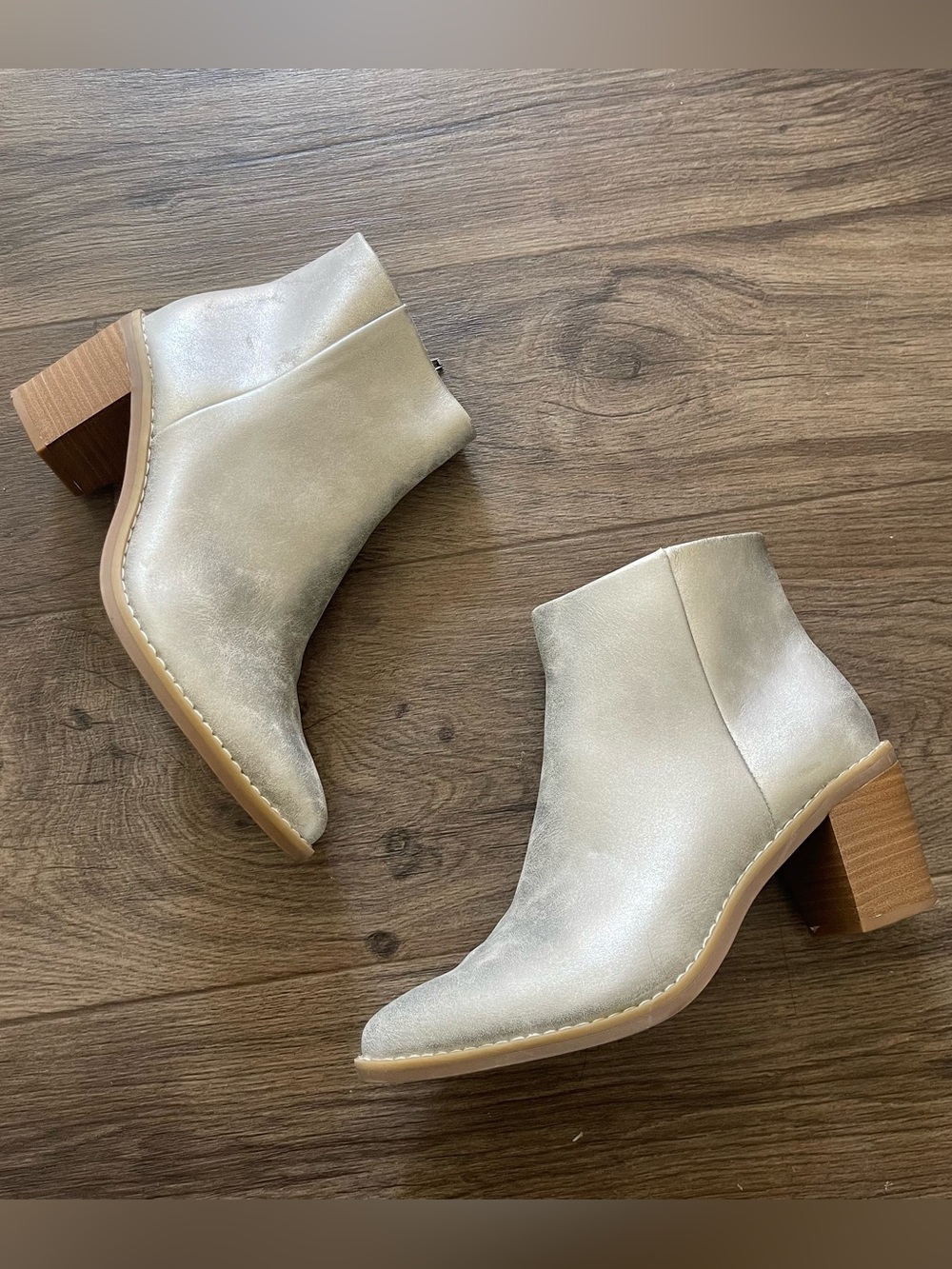 Metallic Silver pointed heel boots